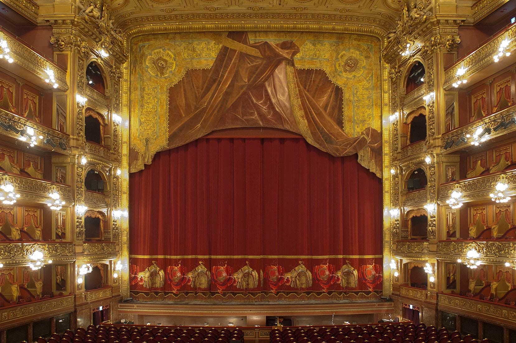 Teatro Municipal tem programação variada ao longo do ano